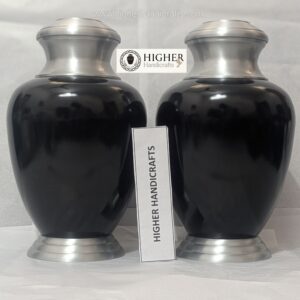 Arcodia large urn