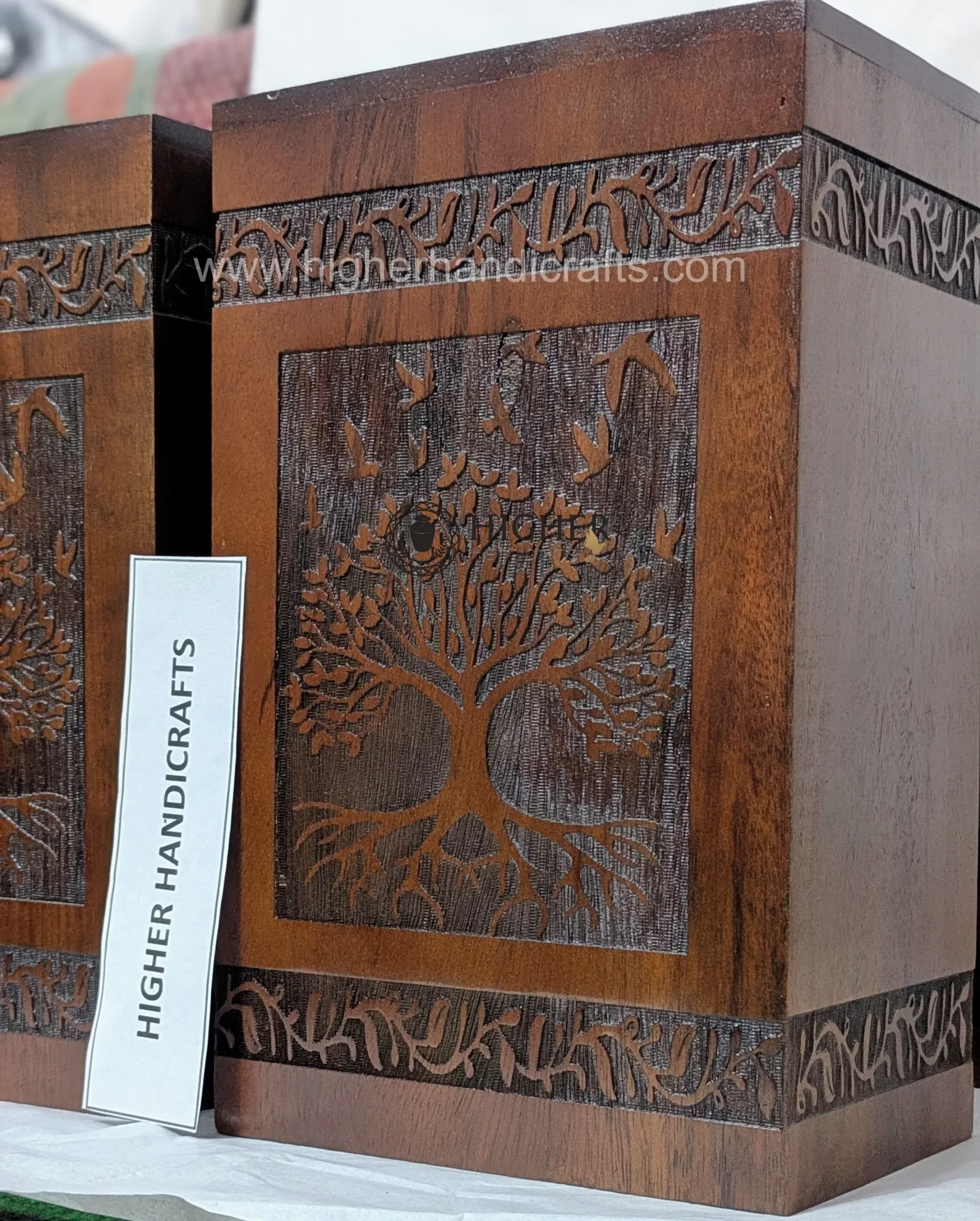 wood urns supplier